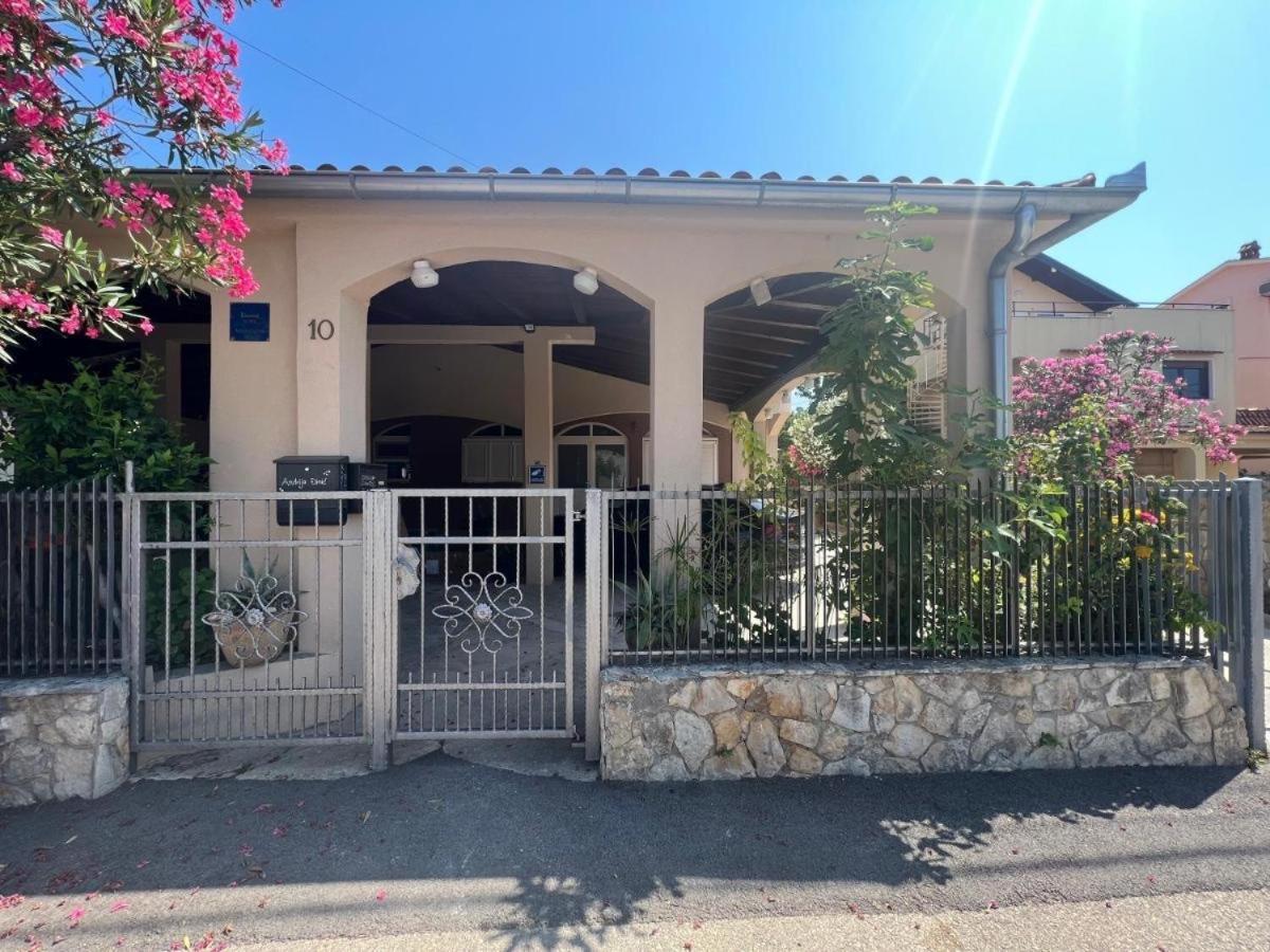 Apartamento Duffys Zadar Exterior foto